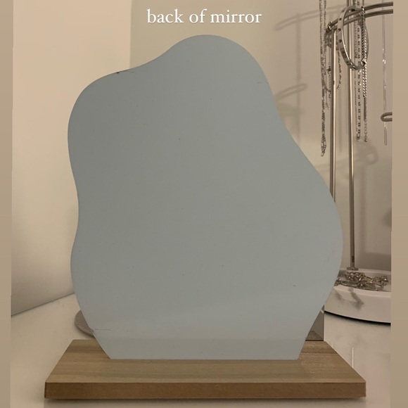 NEW! Irregular/curvy vanity makeup mirror - Picture 10 of 10